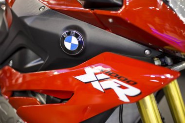Belgrade, Sırbistan - 28 Şubat 2017: Ayrıntı Bmw Xr 1000 motosiklet Belgrad, Sırbistan için. Bir spor Bmw Motorrad tarafından 2015 yılından bu yana üretilen motosiklet yarış.