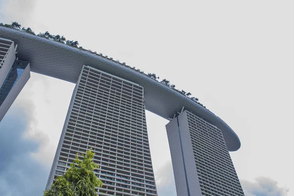 シンガポールのマリーナ サンズ ホテルでシンガポール 2014 ビュー それは 億米ドルで 世界で 番目に高いビルです — ストック写真