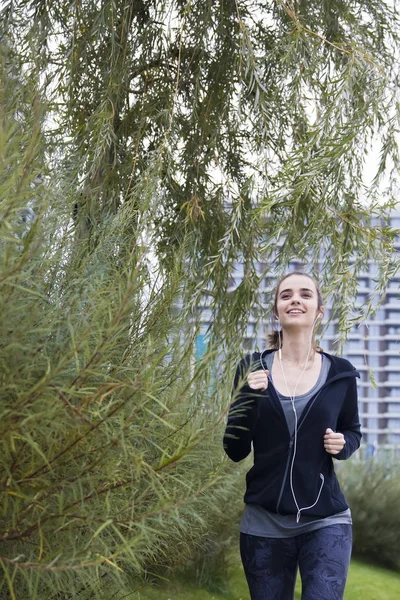 Entrenamiento Mujer Fitness Joven Trotar Parque Otoño — Foto de Stock