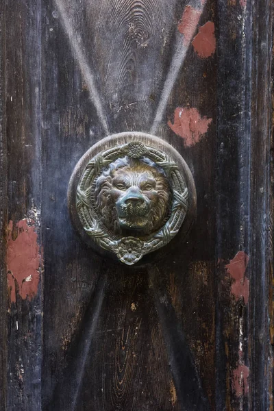 Porta Decorativa Batedor Uma Porta Madeira Malta — Fotografia de Stock