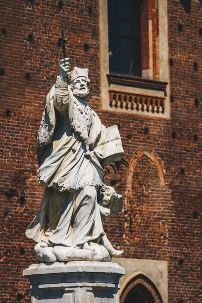 Blick Auf Die Statue Des Johannes Von Nepomuk Schloss Sforza — Stockfoto