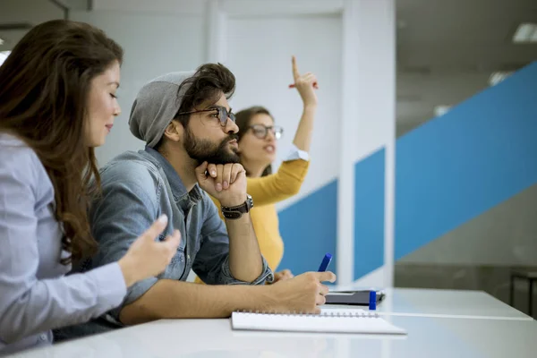 Group Young Students Rising Hands Answer Question Workshop Training — Stock Photo, Image