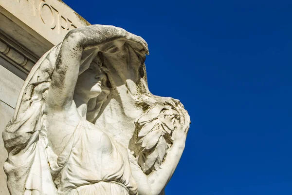 Monumento a la Guerra de Aviñón, Le monument aux morts at Jardín des doms i —  Fotos de Stock