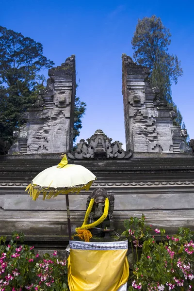 Templo Ulun Danu Beratan em Bali, Indonésia — Fotografia de Stock