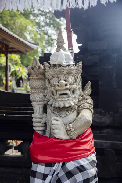 Detalhe do templo hindu balinês Pura Goa Lawah em Indonesi — Fotografia de Stock