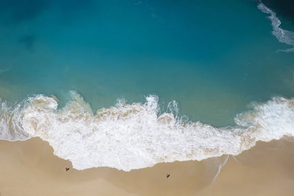 Kelingkingská pláž na ostrově Nusa Penida v Indonésii — Stock fotografie