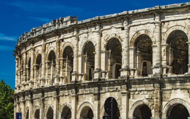 Nimes Arenası, Fransa'da Roma amfitiyatrosu