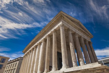 Nimes'teki Maison Carree Roma tapınağı, Fransa