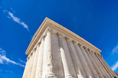 Nimes'teki Maison Carree Roma tapınağı, Fransa