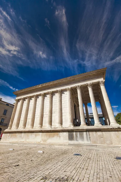 Maison Carree római templom itt Nimes, Franciaország — Stock Fotó