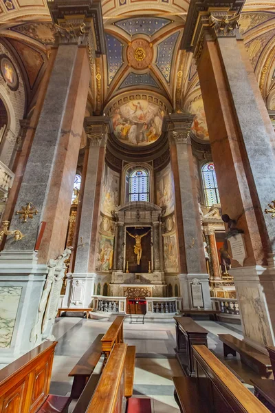Santa Maria dell anima (unsere Dame der Seele) Kirche in Rom, es — Stockfoto