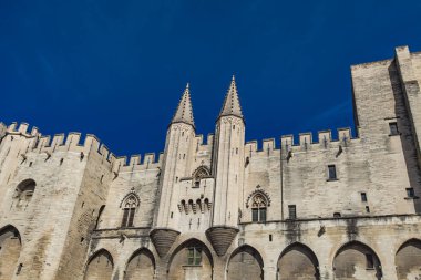 Avignon, Fransa 'daki Palais des Papes' e bakın