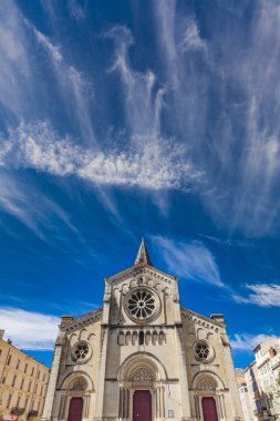 Nimes, Fransa'daki Eglise Saint Paul'de görüntüle