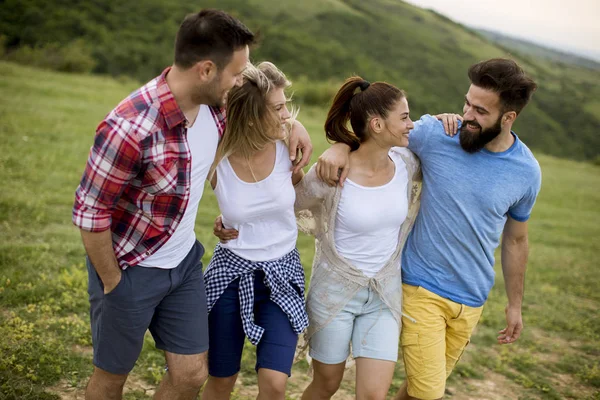 Group Happy Young People Walking Summer Field — Stock Photo, Image