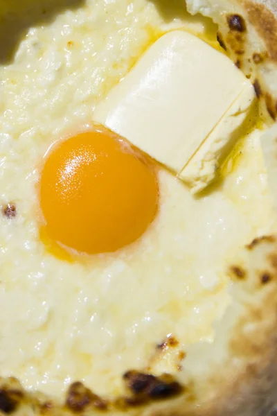 Detalhe Close Tradicional Pão Queijo Georgiano Adjarian Khachapuri — Fotografia de Stock