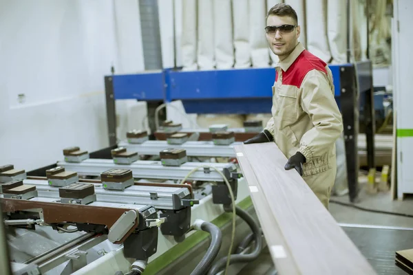 Två Stiliga Unga Män Som Arbetar Möbelfabriken — Stockfoto