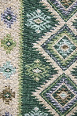 Tipik geometrik desenli geleneksel Gürcü el yapımı halının detayı