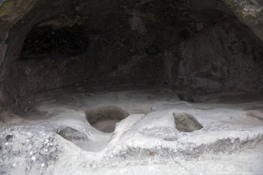 Gürcistan'daki Gürcü kaya mağarası şehri Uplistsikhe'de görüntüle