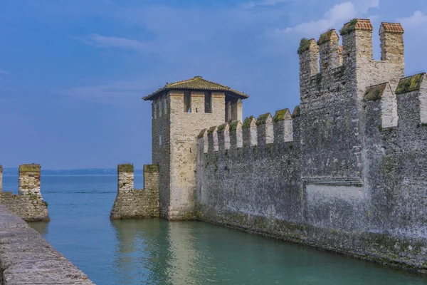 Dettaglio Castello Scaligero Sirmione Del Xiv Secolo Sul Lago Garda — Foto Stock