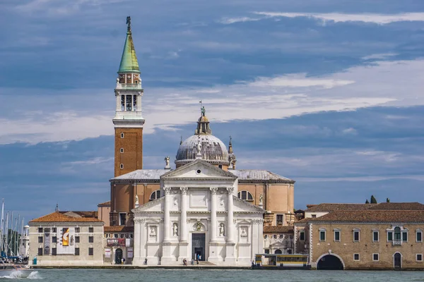 ヴェネツィア イタリア 2019年5月26日 ヴェネツィアのサン ジョルジョ マッジョーレの眺め イタリア ジョルジョ マッジョーレ教会は1566年から1610年の間に建てられた16世紀のベネディクティン教会です — ストック写真