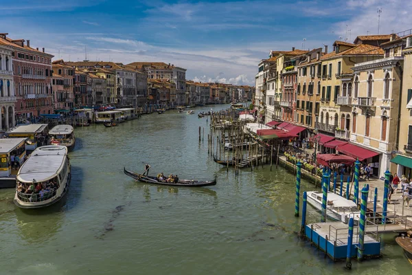 意大利威尼斯 2019年5月26日 意大利威尼斯格兰德运河景观 据估计 每年有2500万游客参观威尼斯 — 图库照片