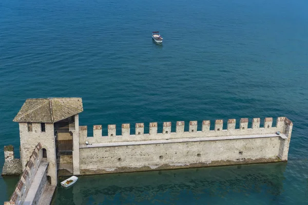 Detalhe Castello Scaligero Sirmione Castelo Sirmione Século Xiv Lago Garda — Fotografia de Stock