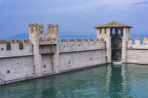 Dettaglio Castello Scaligero Sirmione Del Xiv Secolo Sul Lago Garda — Foto Stock