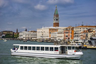 Venedik, Italya-26 Mayıs 2019: Venedik, Italya 'da görüntüle. Bu 25.000.000 turist her yıl Venedik ziyaret tahmin edilmektedir.