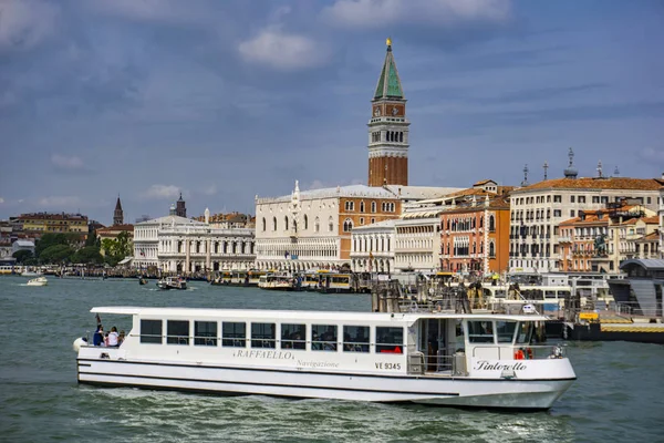 ヴェネツィア イタリア 2019年5月26日 ヴェネツィア イタリアでの眺め 毎年2 500万人の観光客がヴェネツィアを訪れると推定されています — ストック写真