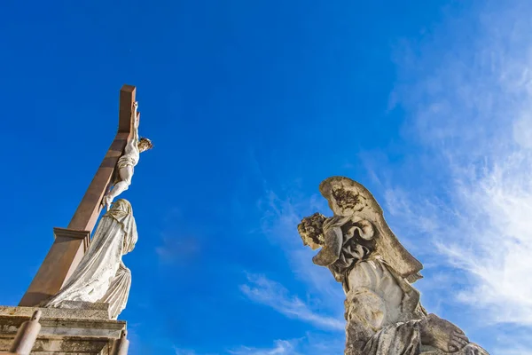 Scultura Angelica Davanti Alla Cattedrale Avignone Nostra Signora Doms Francia — Foto Stock