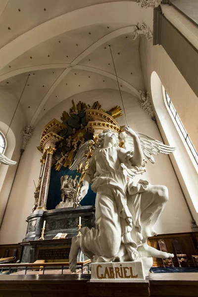 Άγγελος Άγαλμα Στο Εσωτερικό Της Μπαρόκ Προτεσταντική Εκκλησία Του Σωτήρα — Φωτογραφία Αρχείου