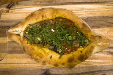 Masada geleneksel Gürcü khachapuri görünümü