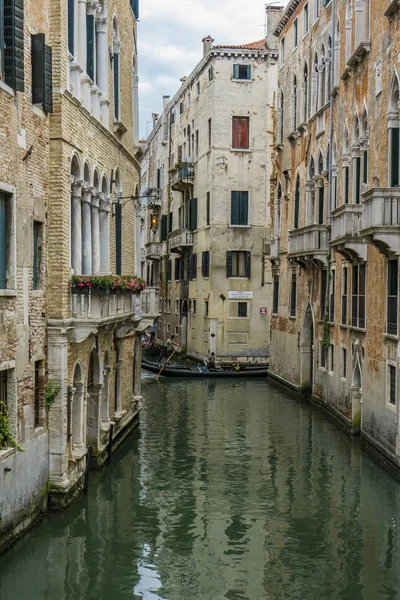 Venedig Italien Mai 2019 Unbekannte Der Traditionellen Gondel Kanal Venedig — Stockfoto