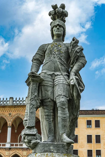 Статуя Джероламо Сарвоньяна Прато Делла Валле Падуе Италия Статуя Сделана — стоковое фото