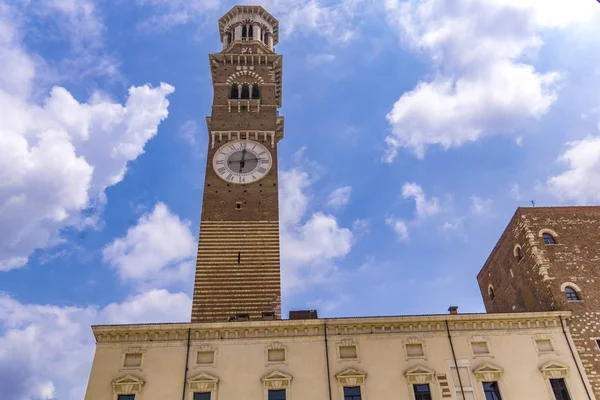 Verona Talya Daki Torre Dei Lamberti Görüntüle — Stok fotoğraf