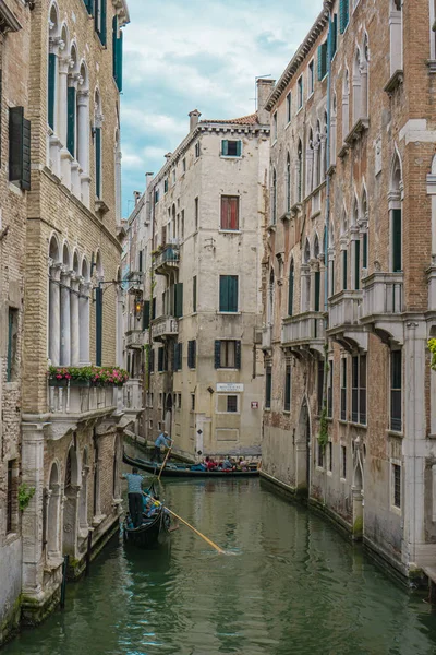 Venecia Italia Mayo 2019 Góndolas Tradicionales Canal Venecia Italia Los — Foto de Stock