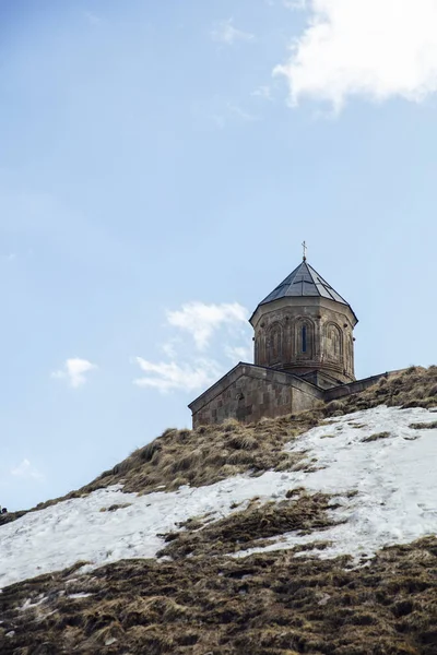Vista Alla Chiesa Della Trinità Gergeti Georgia — Foto Stock