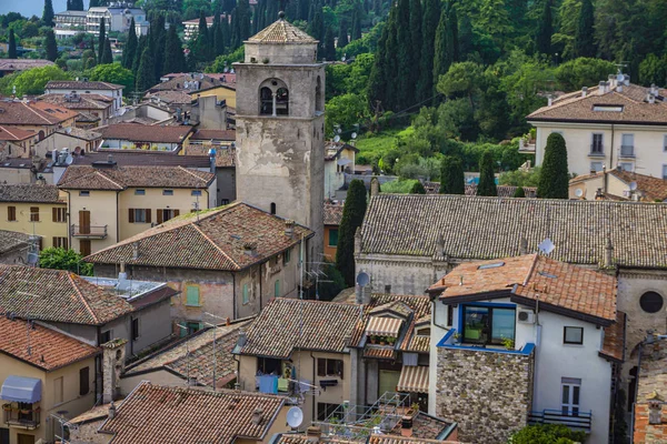 Vista Pequeña Ciudad Malcesine Con Castillo Castello Scaligero Orilla Del —  Fotos de Stock