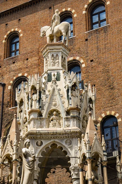 View Scaliger Tombs 14Th Century Gothic Funerary Monument Verona Italy — Stock Photo, Image