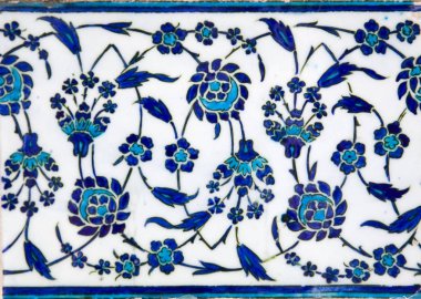 İstanbul Topkapı Sarayı'ndan çiçek desenli eski Osmanlı el yapımı Türk çinileri