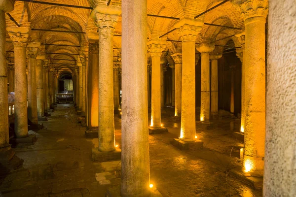 6. yüzyıldan kalma Antik Bazilika Sarnıcı İstanbul, Türkiye
