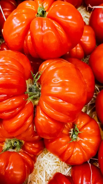 Närbild Färska Röda Heirloom Tomater — Stockfoto