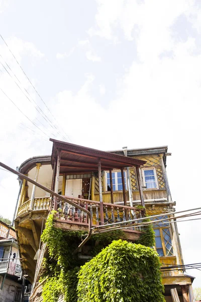 Pohled Dřevěné Vyřezávané Balkony Starém Městě Tbilisi Gruzie — Stock fotografie