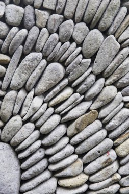 Beyaz taşlarla bir yay deseni parke eski stoneblock kaldırım detay