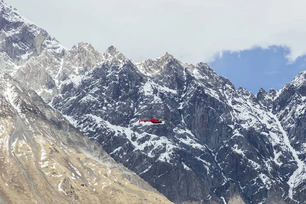 Gürcistan Mtskheta Mtianeti Bölgesinde Yüksek Enlem Dağları Ile Helikopter Görünümü — Stok fotoğraf