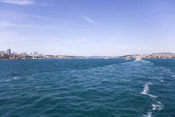 İstanbul Boğazı'nda tekne manzarası, Türkiye
