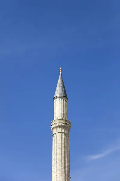 Uitzicht Minaret Van Hagia Sophia Istanboel Turkije Onder Blauwe Hemel — Stockfoto