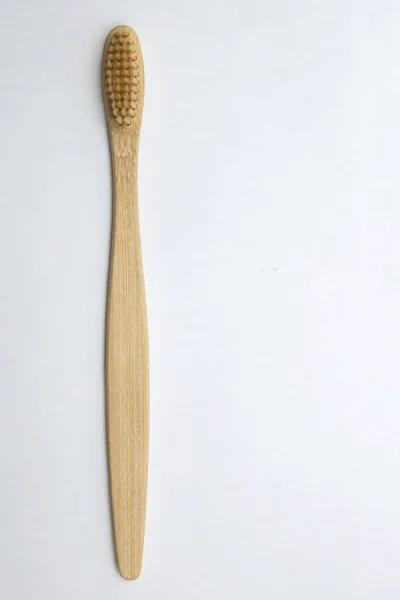 Одна Бамбукова Зубна Щітка Ізольована Білому Тлі — стокове фото