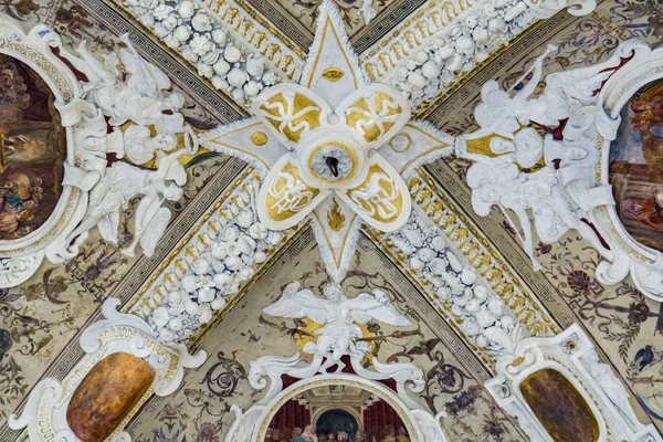 Close Van Decoratieve Plafonds Van Loggia Della Mercanzia Siena Italië — Stockfoto