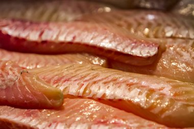 Piyasada gül balığı (Sebastes norvegicus) et